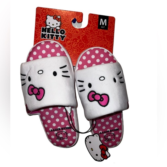 NWT Hello kitty Sanrio Plush slippers - Picture 3 of 8